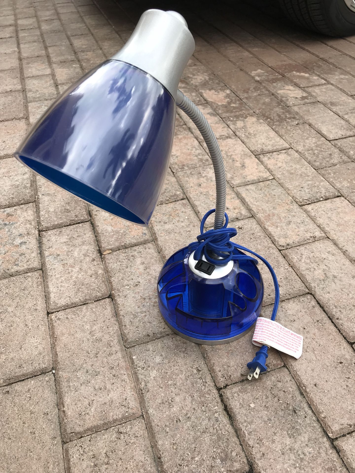 Desk lamp