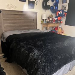 Queen Bed Plus Bed Frame And Mattress 