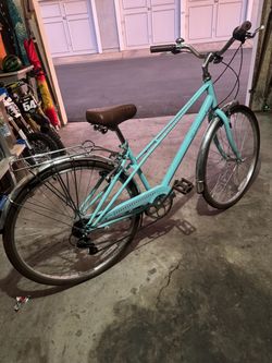 Brand new women’s 7 speed schwinn cruiser