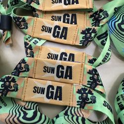 Sunday Lollapalooza Wristbands 