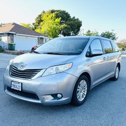 2013 Toyota Sienna Xle Premium 