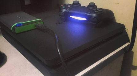 Ps4 slim 500gb 200$ no games