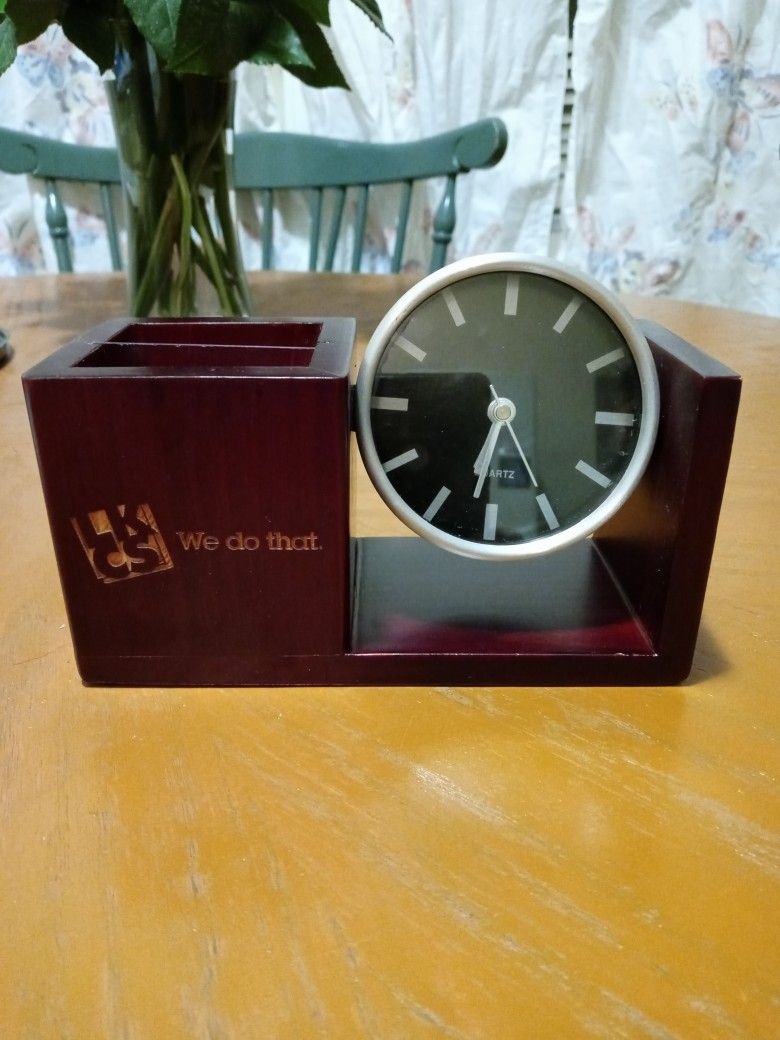 LKCS "We Do That" Clock Stationary 