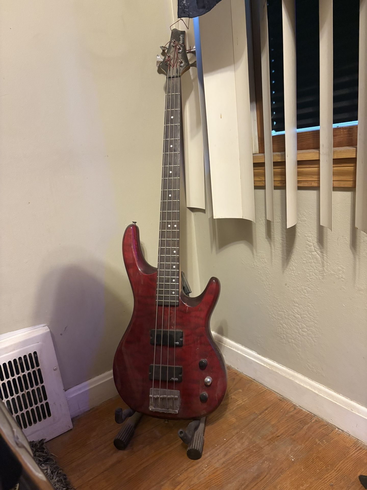 Alvarez 4 String Bass Guitar 350$