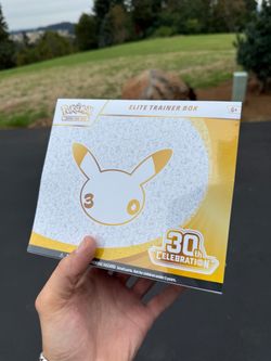 Pokémon TCG 30th Celebration Elite Trainer Box