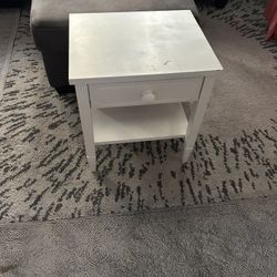 End Table w/ Drawer