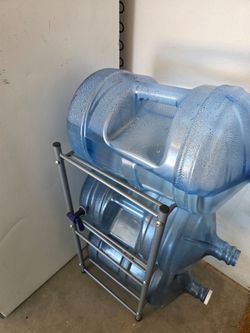 3 galones de agua y base $35