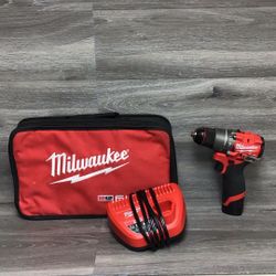 Milwaukee M12 Hammer Drill Driver 3404-20 With Battery And Battery Charger 