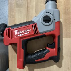 Milwaukee Roto Hammer 