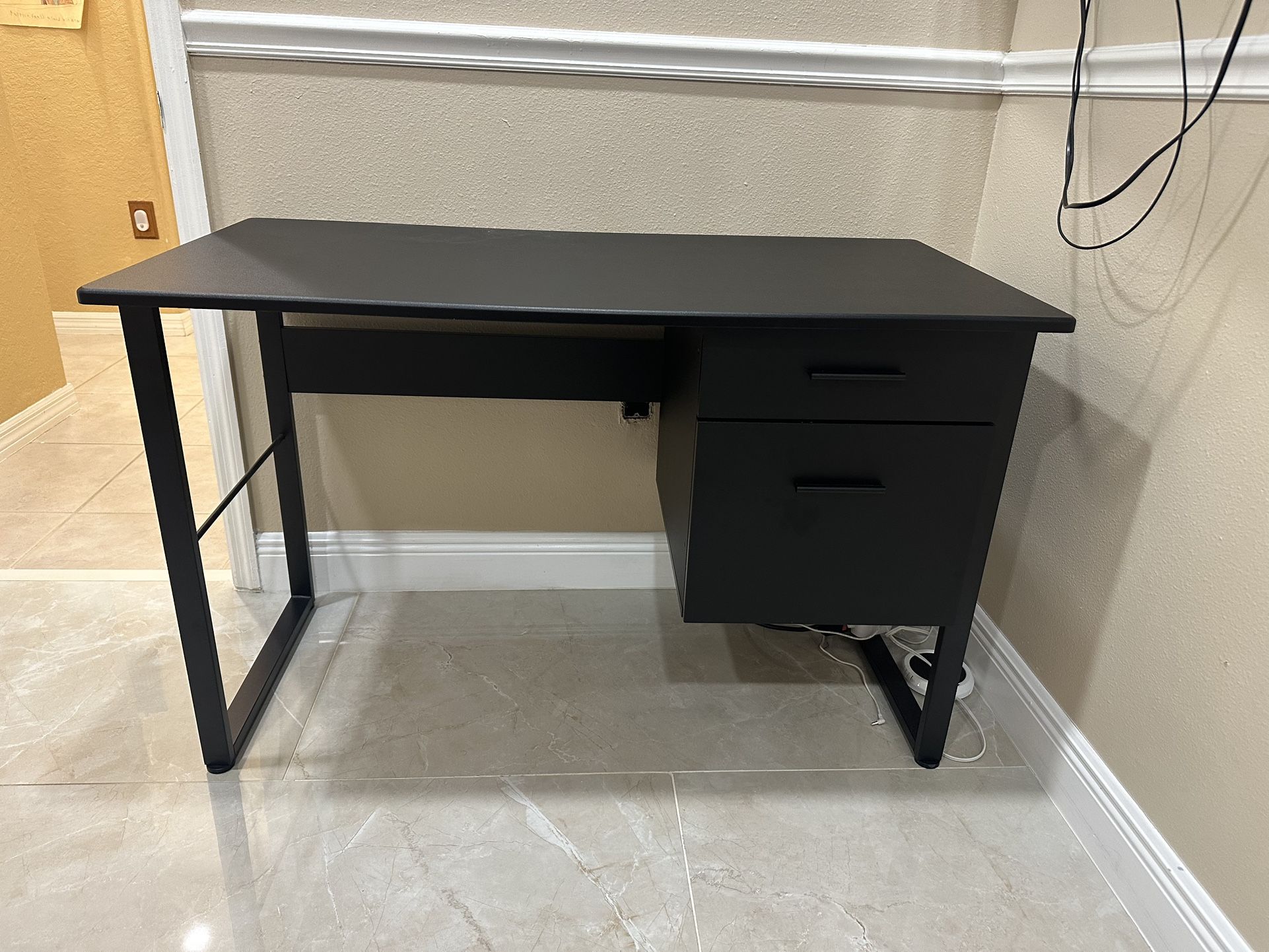 Black  Desk. KENDALL MIAMI. Like New. Pick Up Only.
