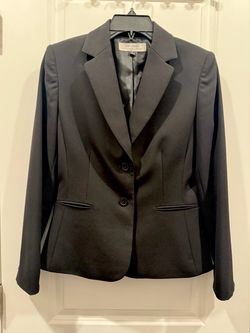 Tahari black blazer