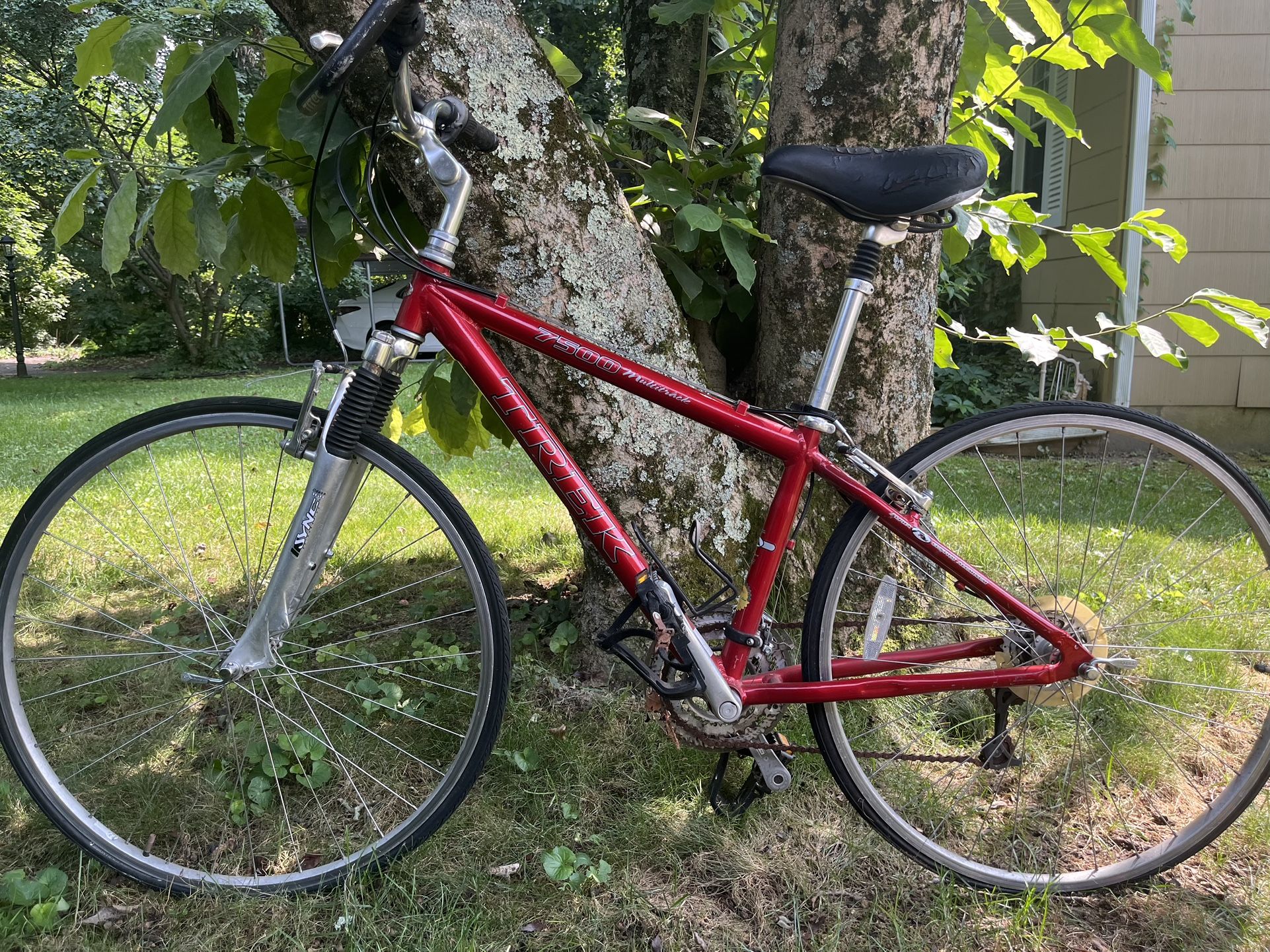 Trek 7500  Multitrack Mens Used Hybrid Bike