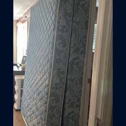Queen Size Mattress And Box Spring 