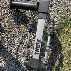 Bike Rack For SUV. Thule. Swings To Open Tailgate 