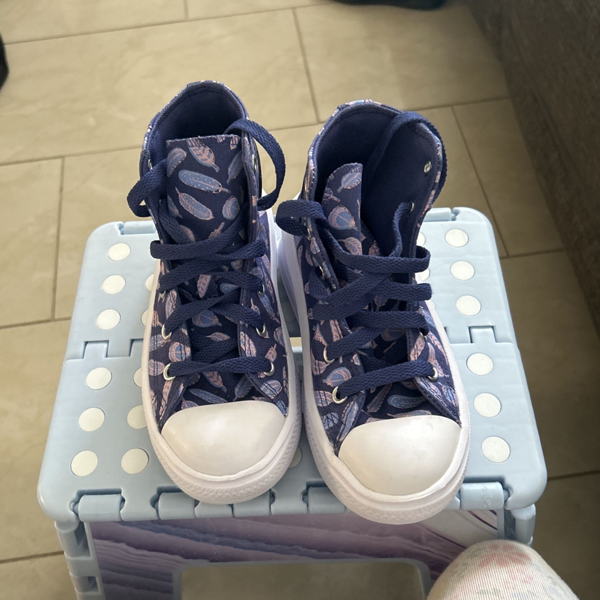 brand nex converse size:13 kids 