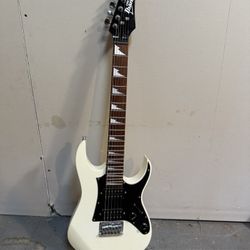Ibanez miKro GRGM21 Electric Guitar - White With Amplifier