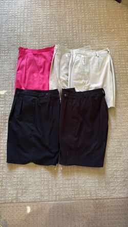 LADIES’ WALKING SHORTS W/PLEATED FRONTS 3 SZ 8 2 SZ 10