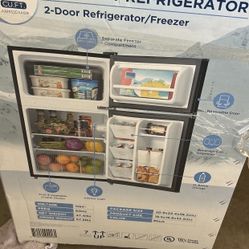 Mini 2 door Refrigerator/ Freezer 