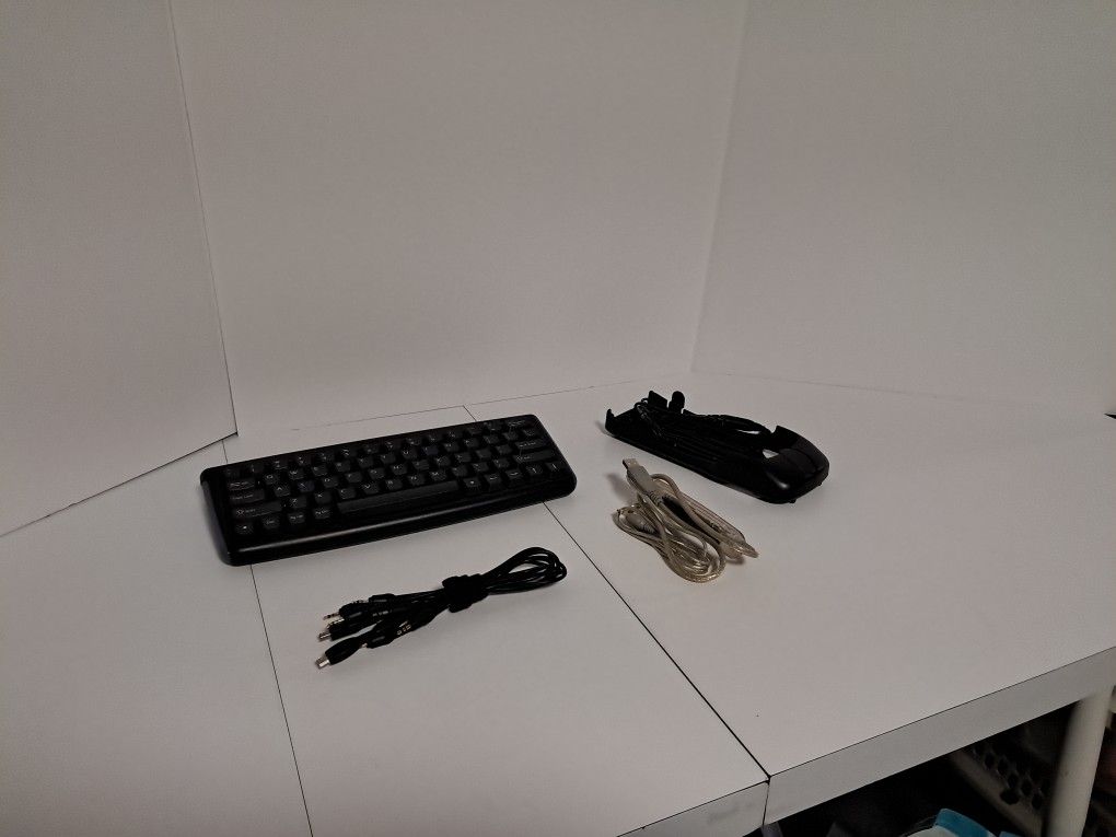 Texas Instruments Keyboard And Calculator Holder With Cables