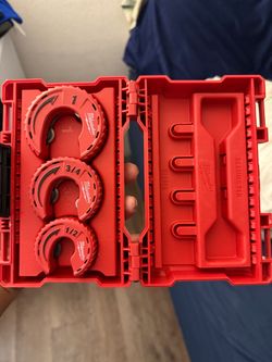 Pipe cutters