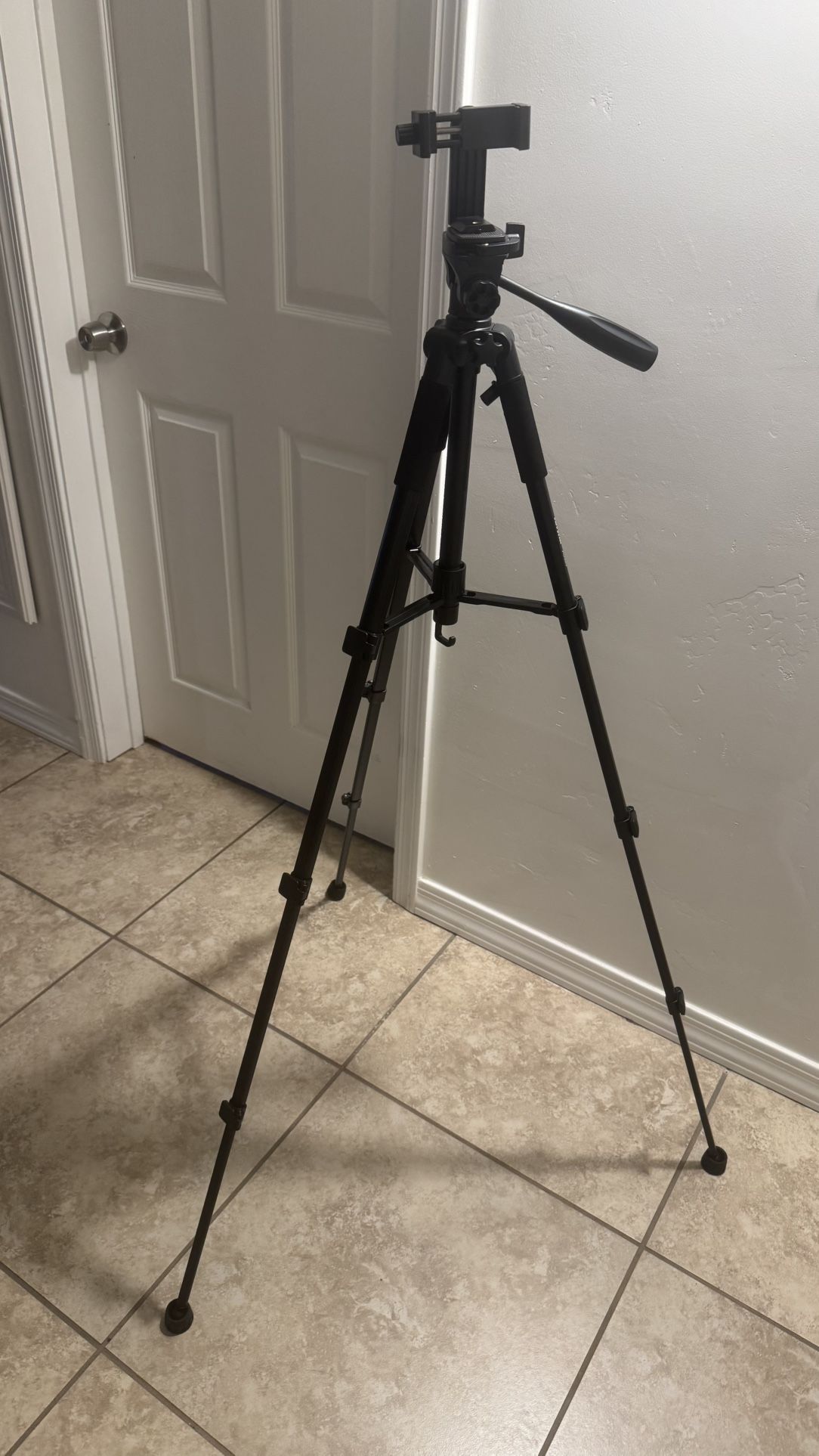 Bluetooth Remote Tripod New