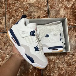 Jordan 4 Navy SB Size 10