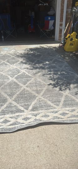 8x10 Grey And White Rug  $70
