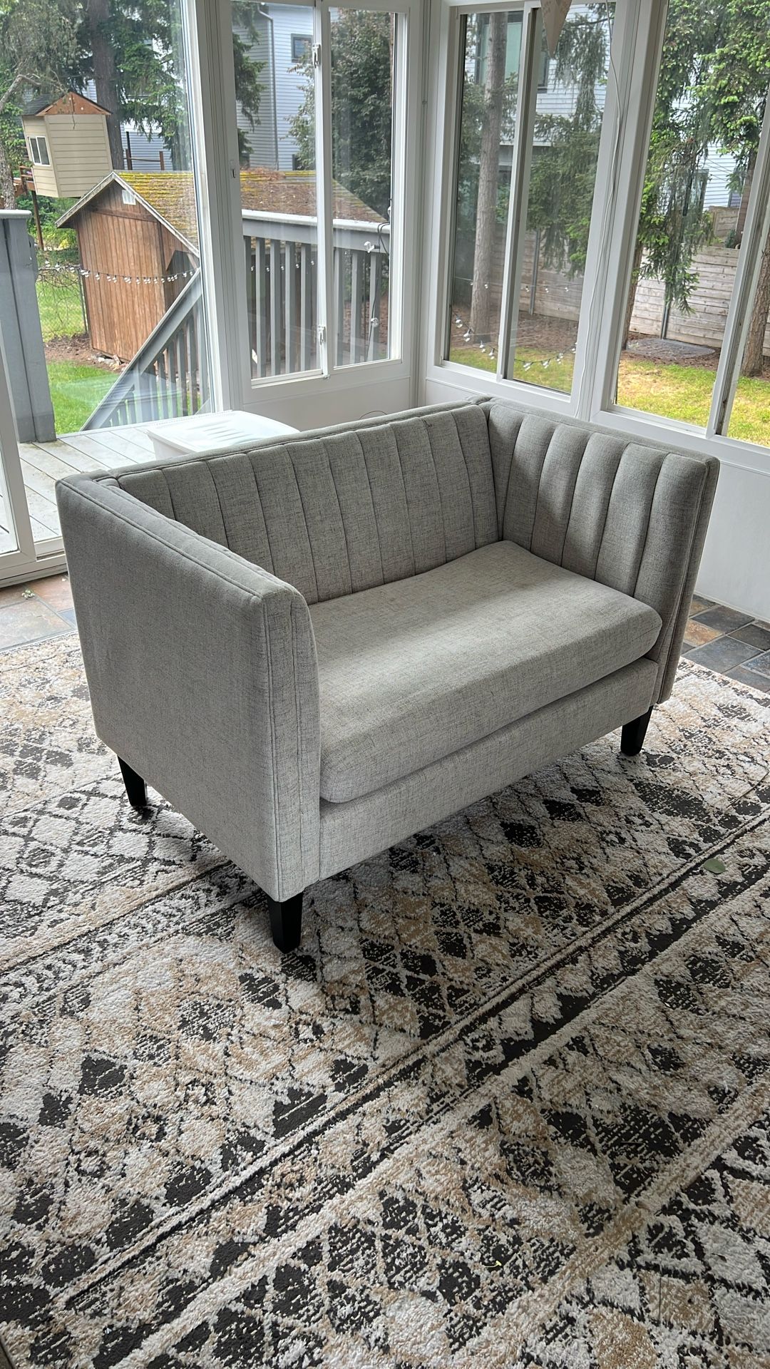 Loveseat / Accent Chair