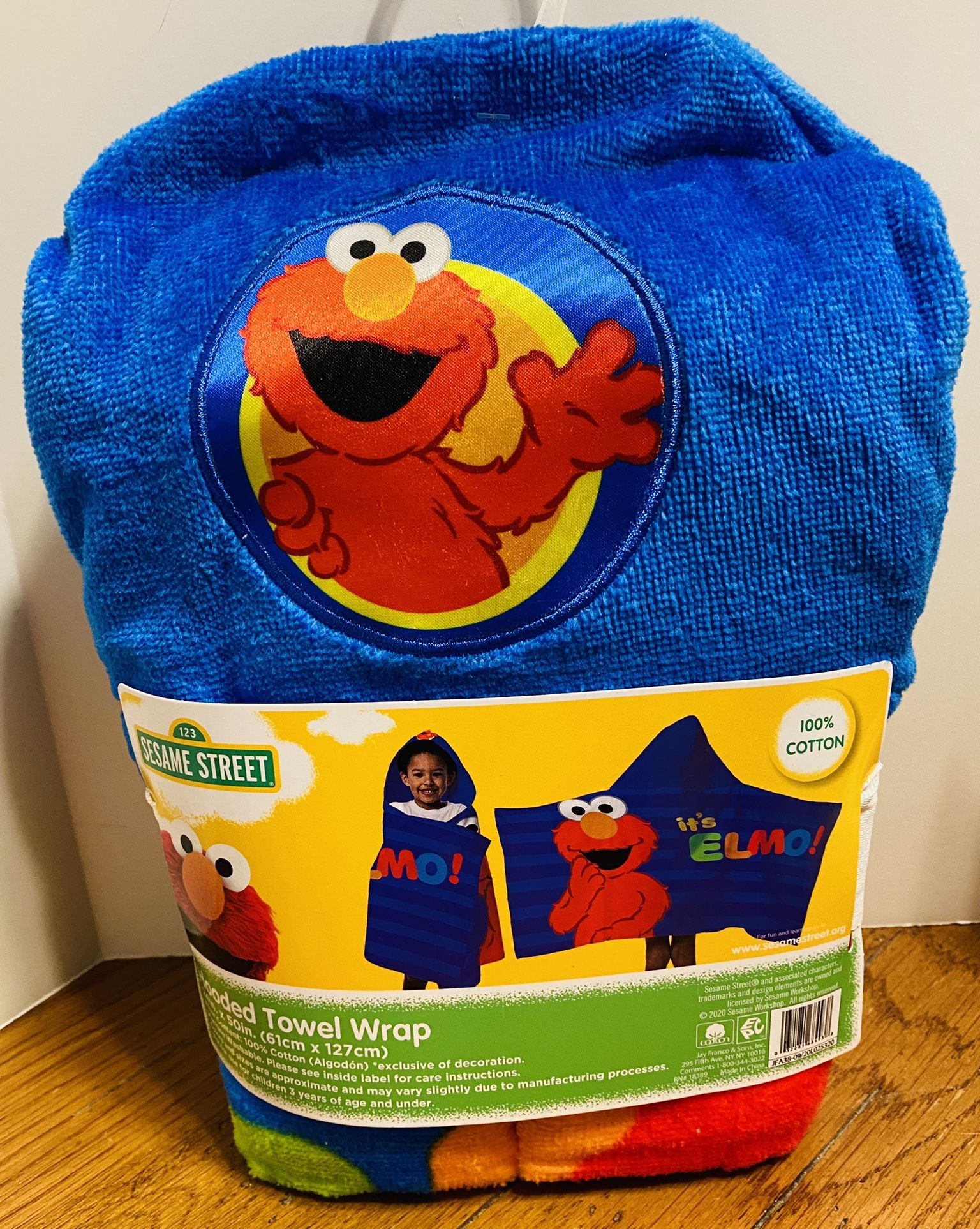 Sesame Street ELMO Hooded Towel Wrap