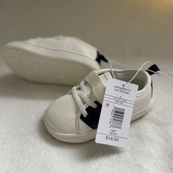 Carter's Toddler Shoes Size 6