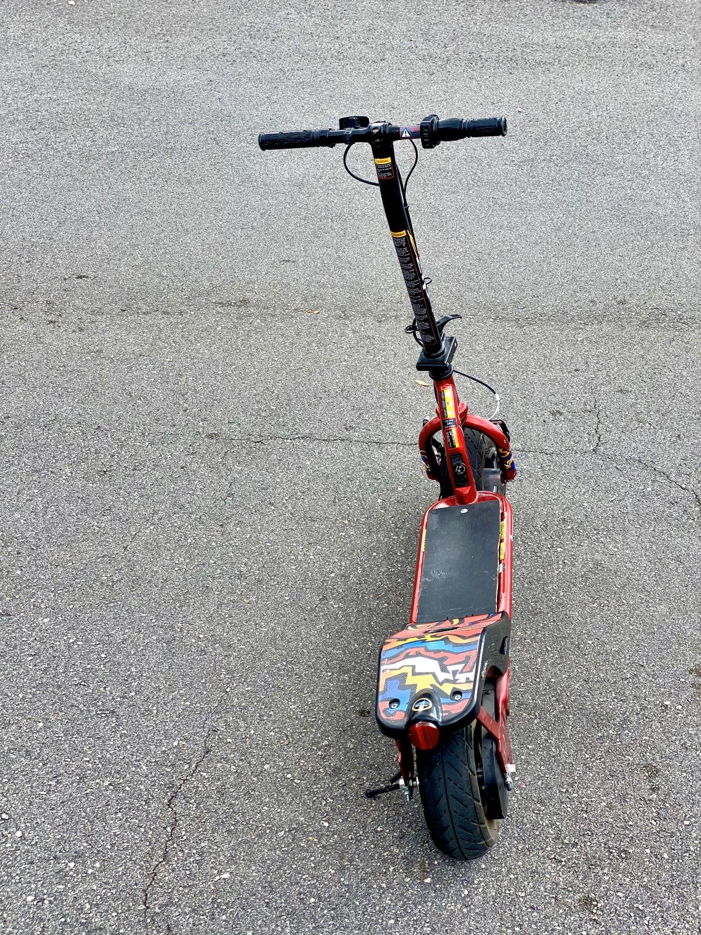450 eZip Electric Scooter with 2 new batteries Duracell with warranty