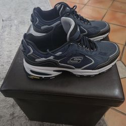 Mens Skechers Size 11.5