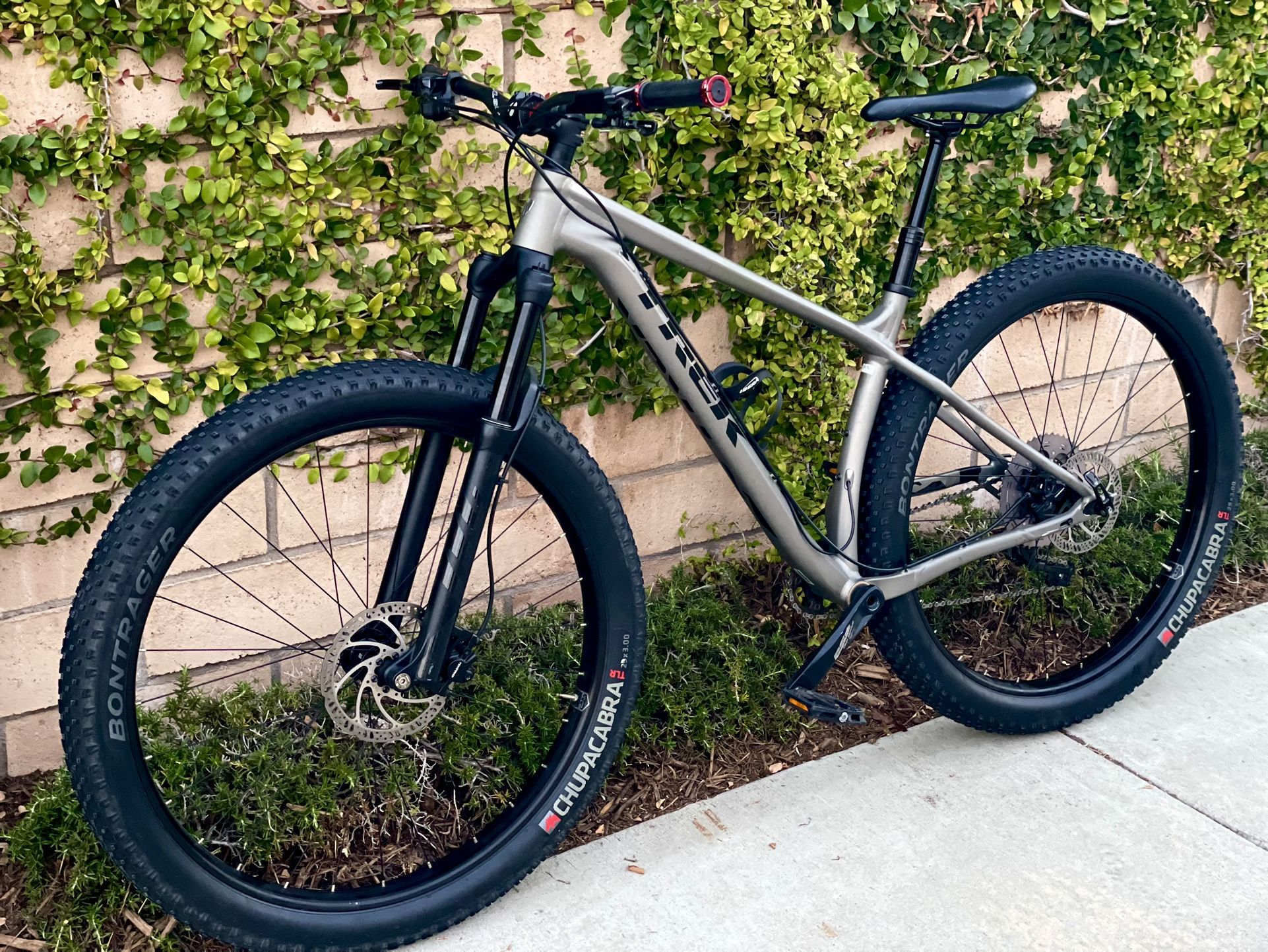 2019 Trek Stache 5 29er ( 18.5in/Med) Mountain Bike