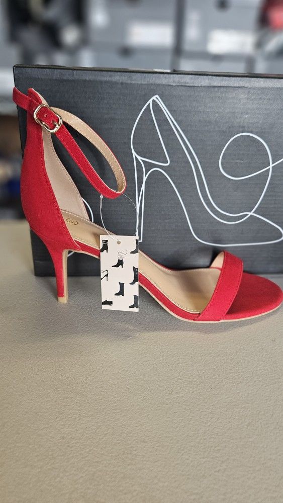 New In Box Women's Red Heel