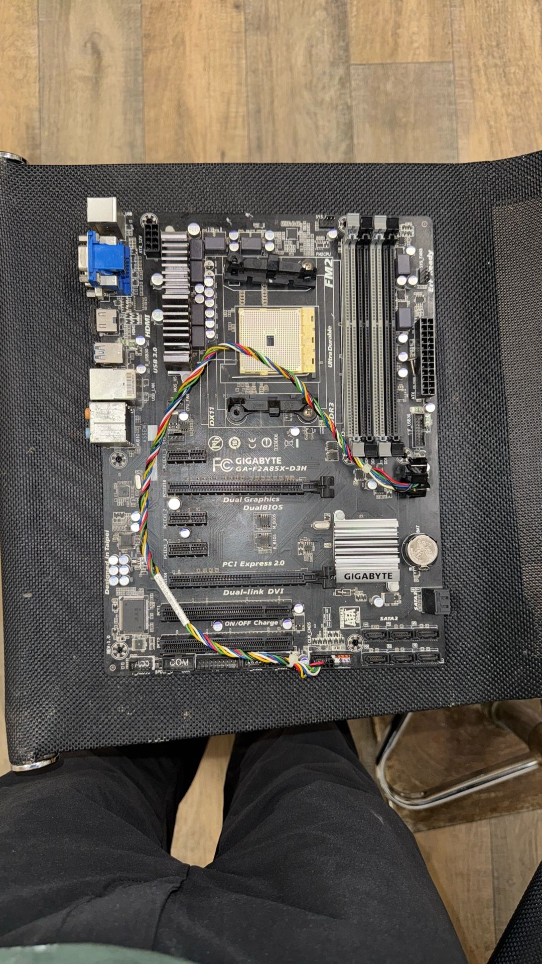 Gigabyte GA-F2A85X-D3H Motherboard AMD A85X Socket FM2 DDR3 ATX SATA3 USB3.0