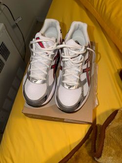 Ascics gel white and red