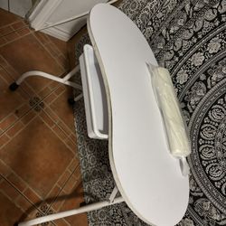 Manicure table