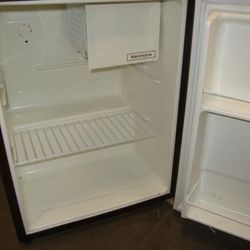 Mini Frige 30$ Pick Up Today