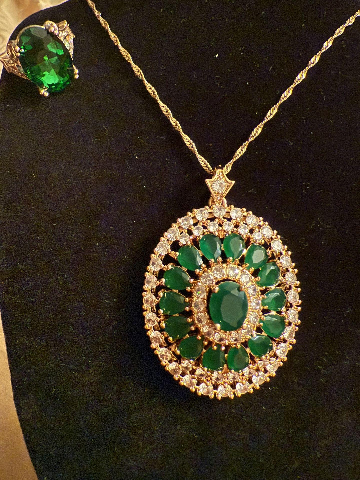 Beautiful Necklace And Ring(Gold-toned)