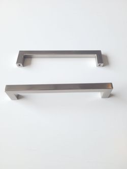 Handle / pull