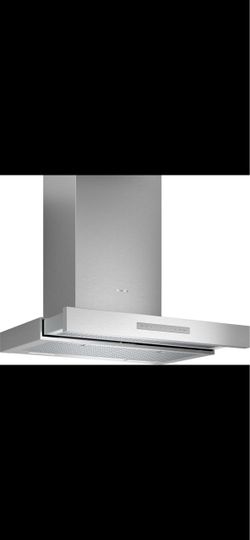 Thermador Stainless Steel Wall-Mount Range Hood