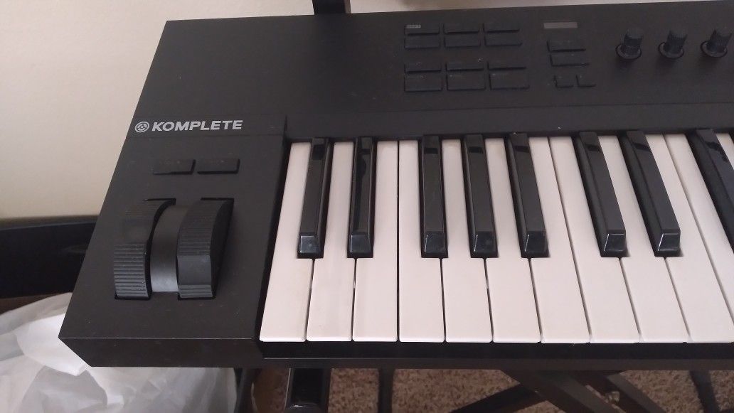 Native Instruments A 49