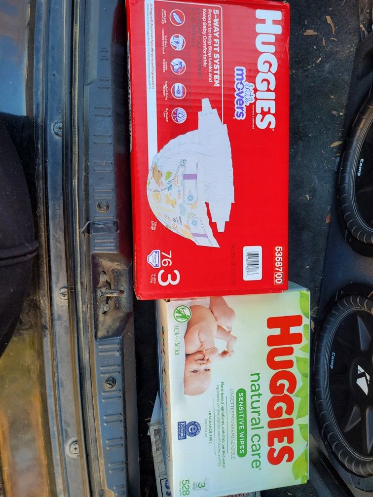 Huggies Size 3 Diapers And Got And Box Of Huggies Wipes