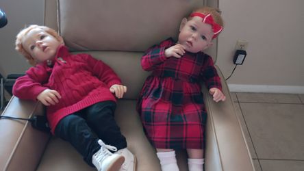 Selling a pair of silicone reborn realistic  toddler dolls . excellent condition
