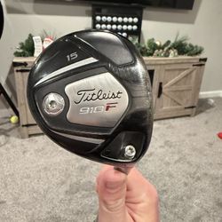 Titleist 910F 15° 3 Wood RH W/ Head Cover 
