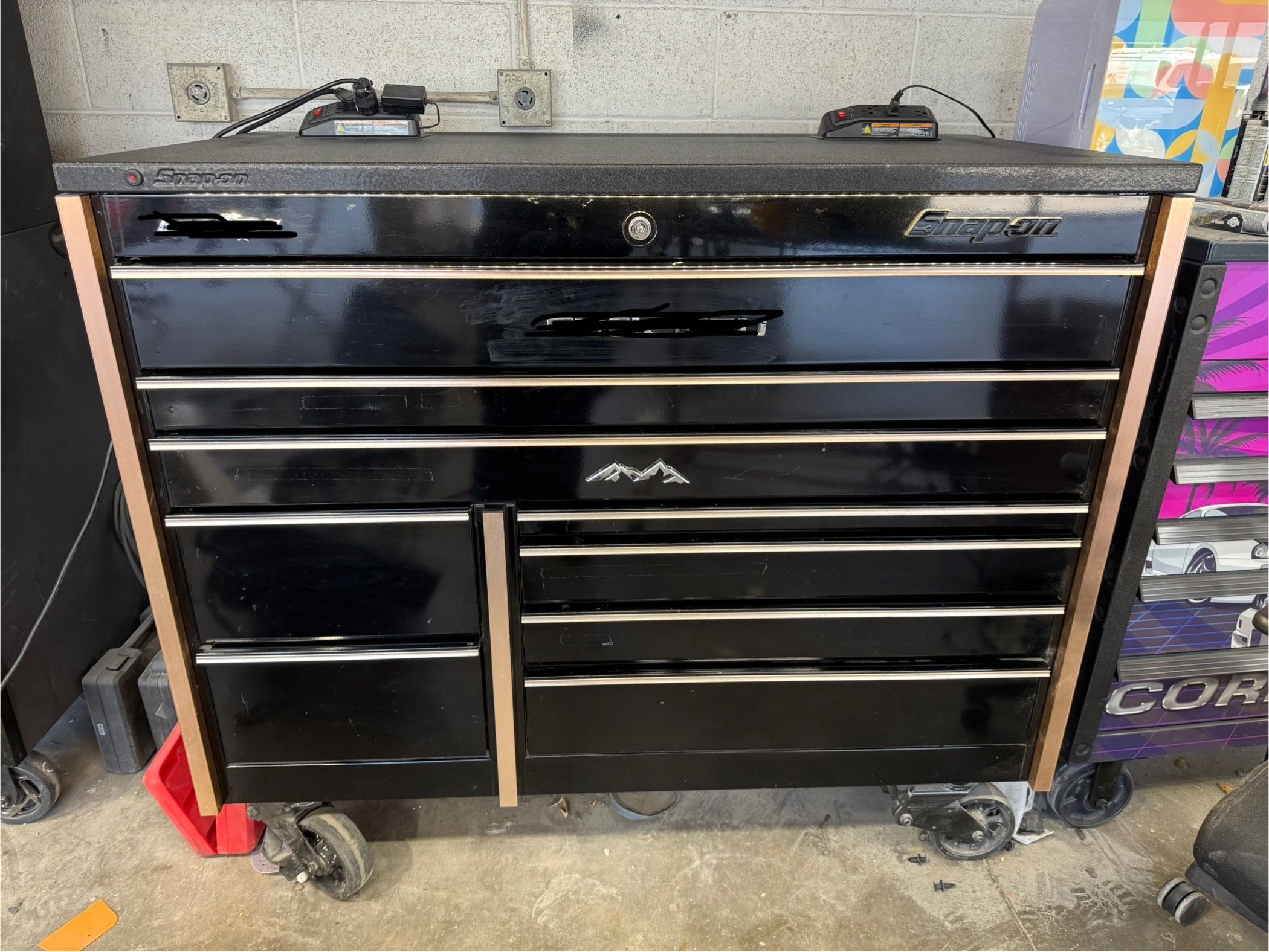 48” Snap On Toolbox W LED Power Top