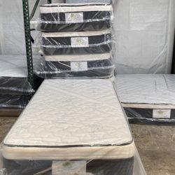  ✅✅TWIN,FULL,QUEEN AND KING MATTRESS STARTING AT $150‼️A SET BEST PRICE IN TOWN BEST PRICE ON  BRAND NEW PLUSH TOP MATTRESS 
