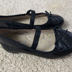 Toddler Girl Black Flats - size 8