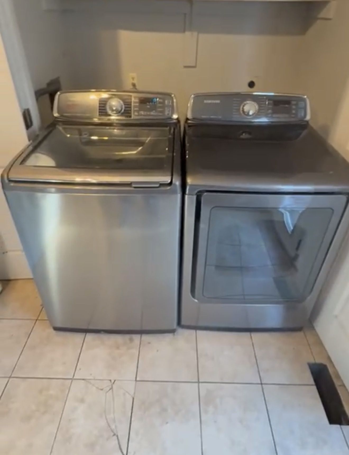 Very nice washer and dryer Samsung set everything work good only $475