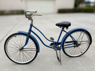 Vintage 1960s Hawthorne Ladies Cruiser Bicycle — Restoration Project